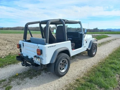 Jeep Wrangler 4.0 – Foto 3